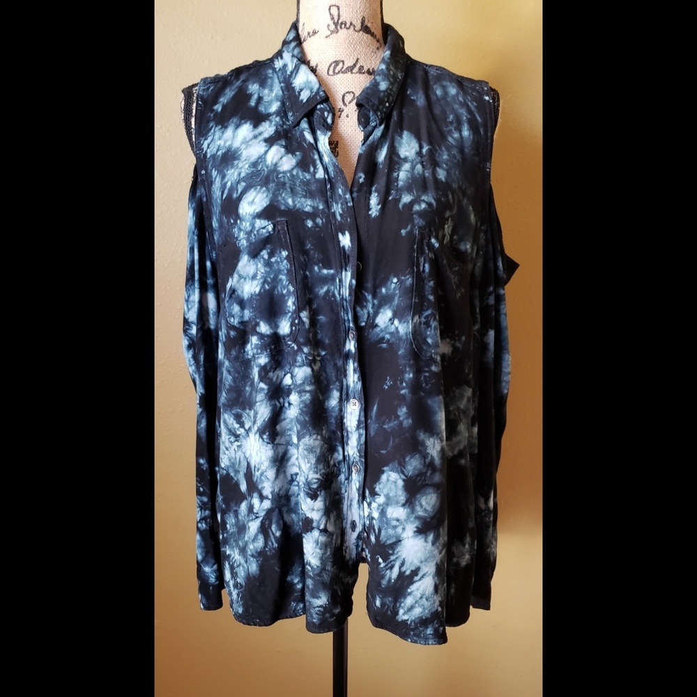 Rock and Republic cold shoulder button down shirt